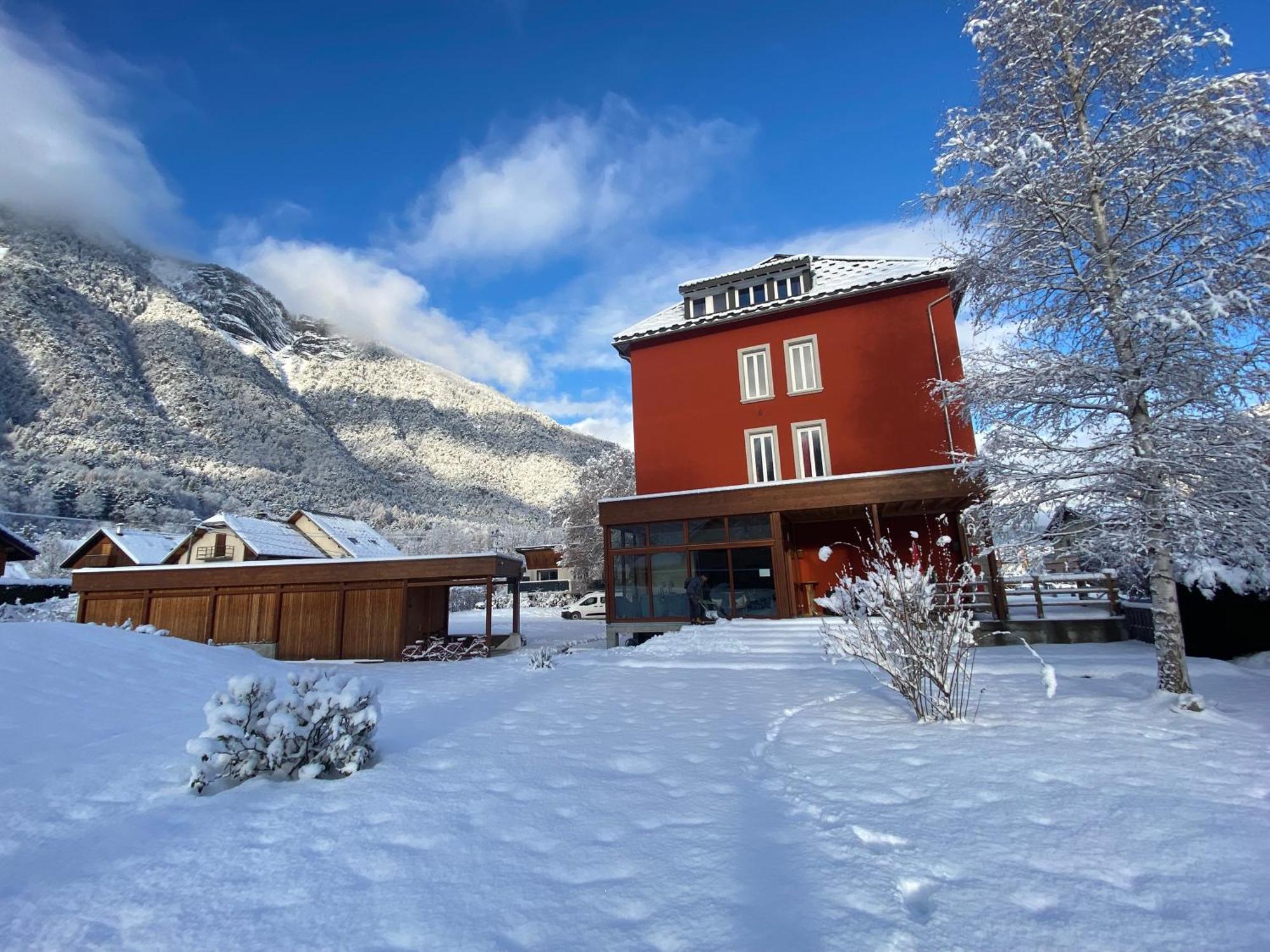 Hotel Oberland Le Bourg-dʼOisans المظهر الخارجي الصورة