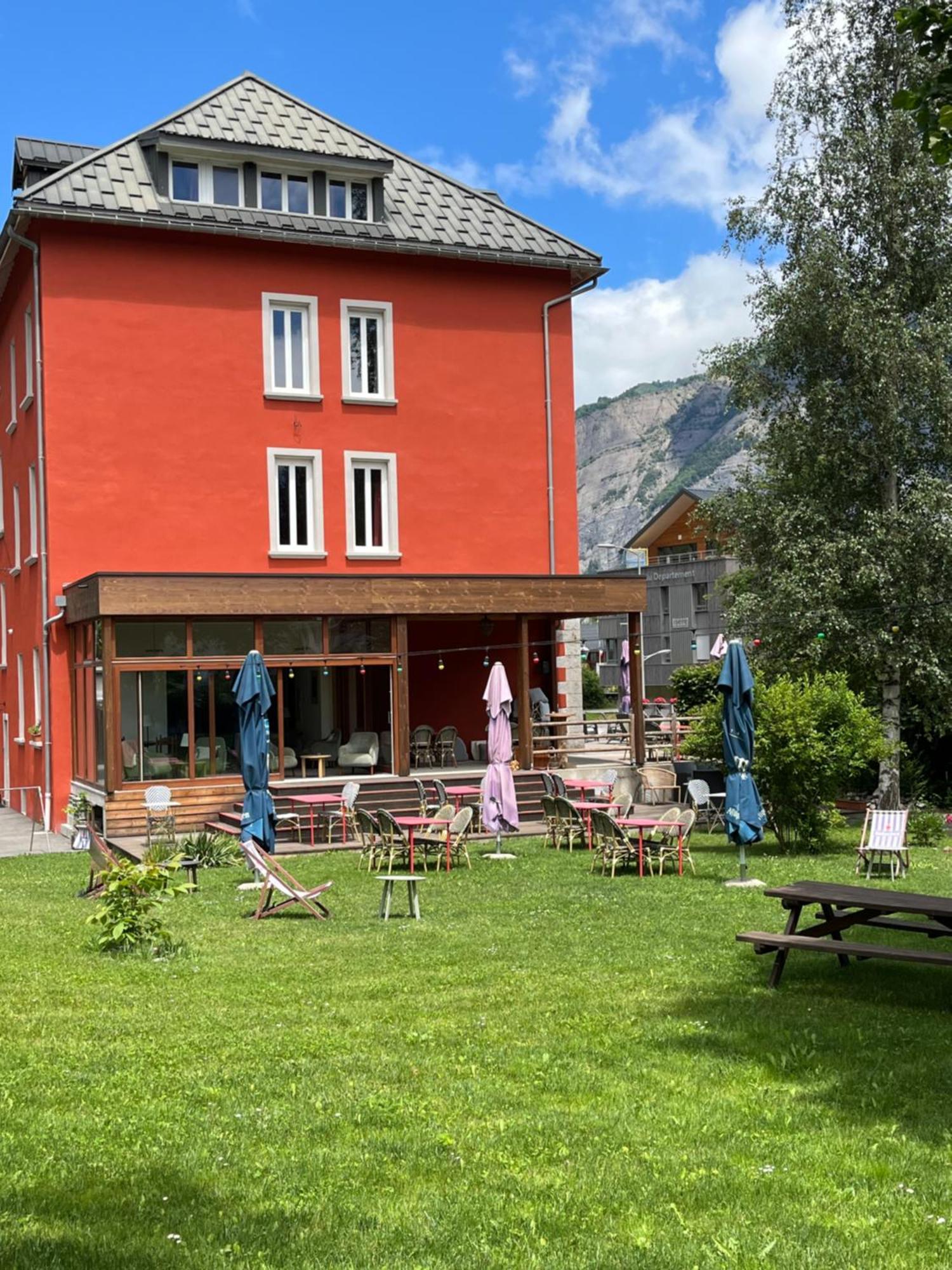 Hotel Oberland Le Bourg-dʼOisans المظهر الخارجي الصورة